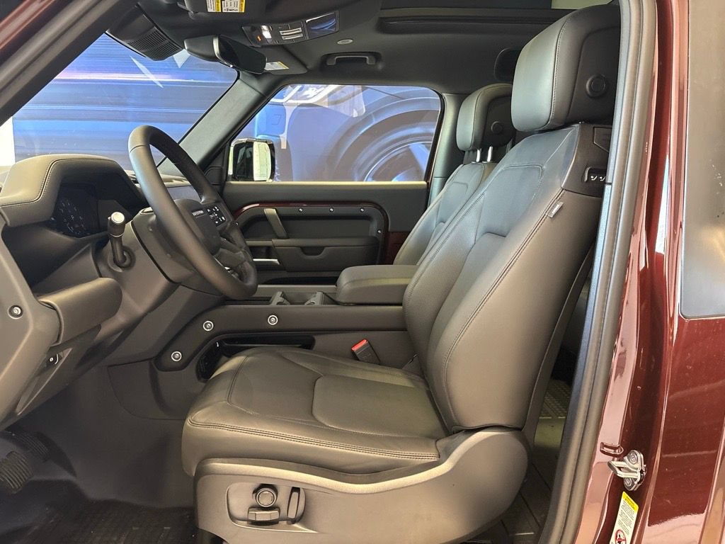 New 2026 Land Rover Defender 90 X-Dynamic SE AWD/4WD image 29