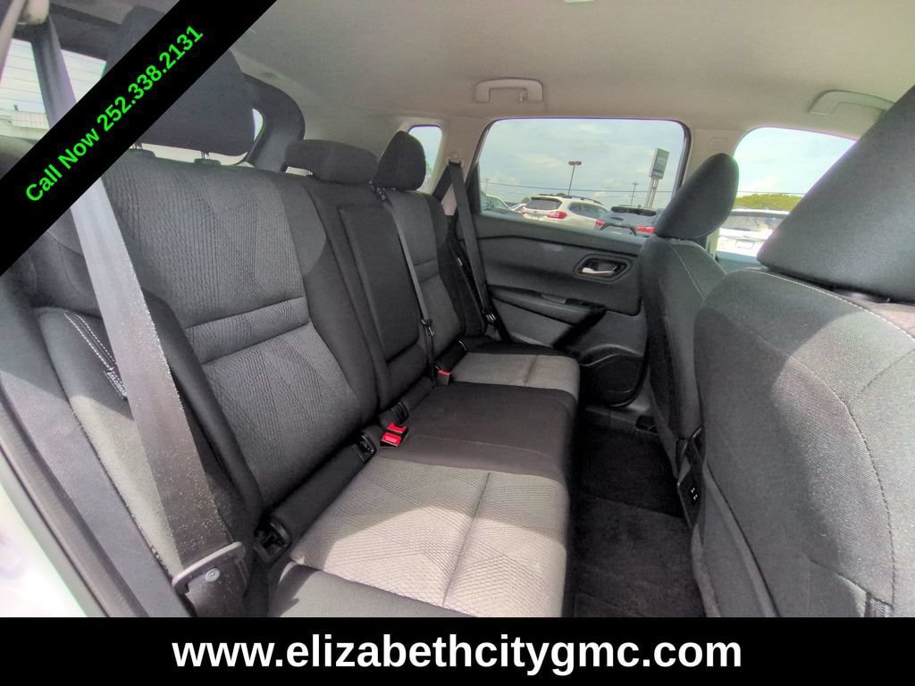 Used 2025 Nissan Rogue SV FWD image 19