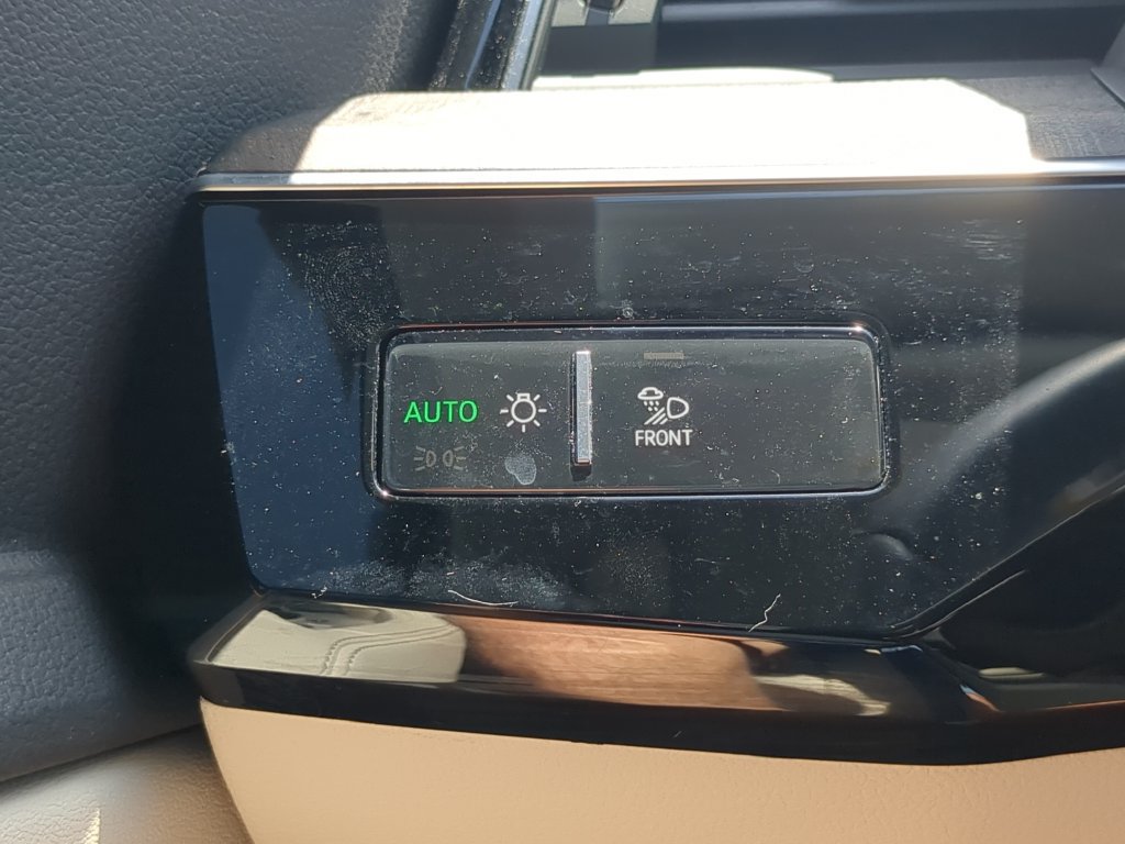Used 2024 Audi Q8 e-tron Premium Plus w/ Premium Plus Package AWD/4WD image 27