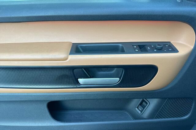 Used 2025 Volkswagen ID. Buzz Pro S RWD image 11