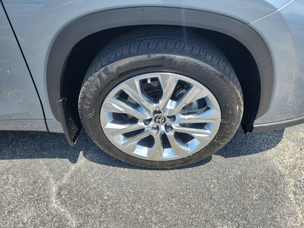 Used 2021 Toyota Highlander Limited AWD/4WD image 7