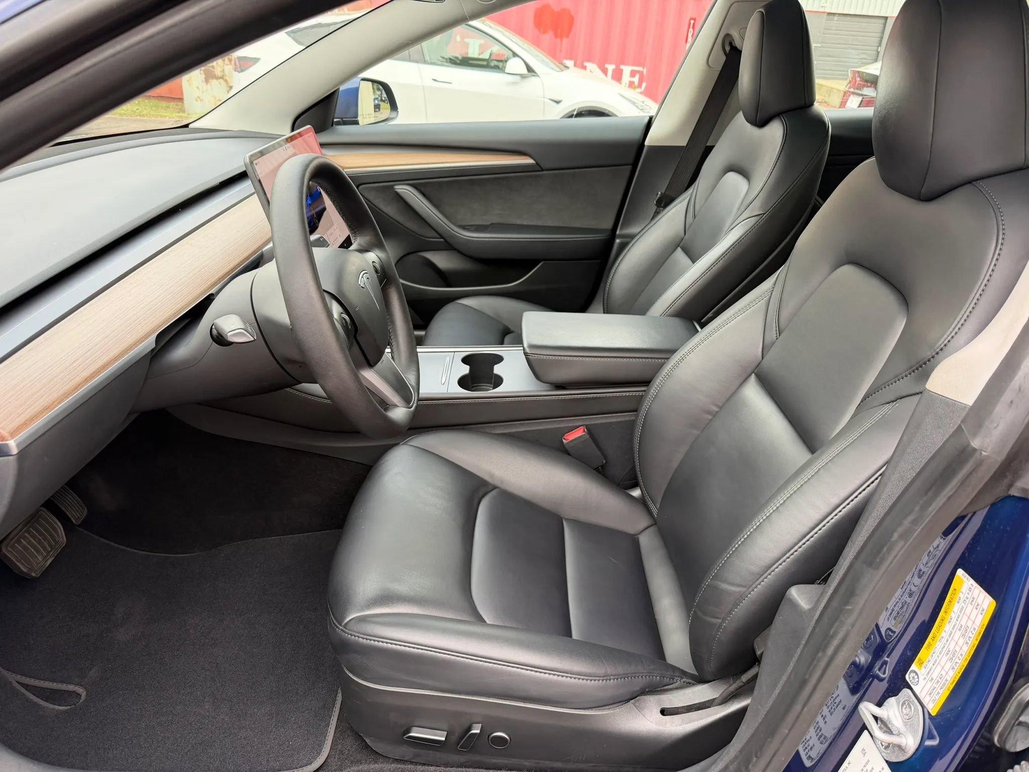 Used 2023 Tesla Model 3 Standard Range image 15