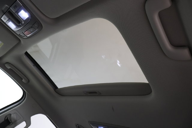 Used 2025 Kia Telluride S FWD image 22