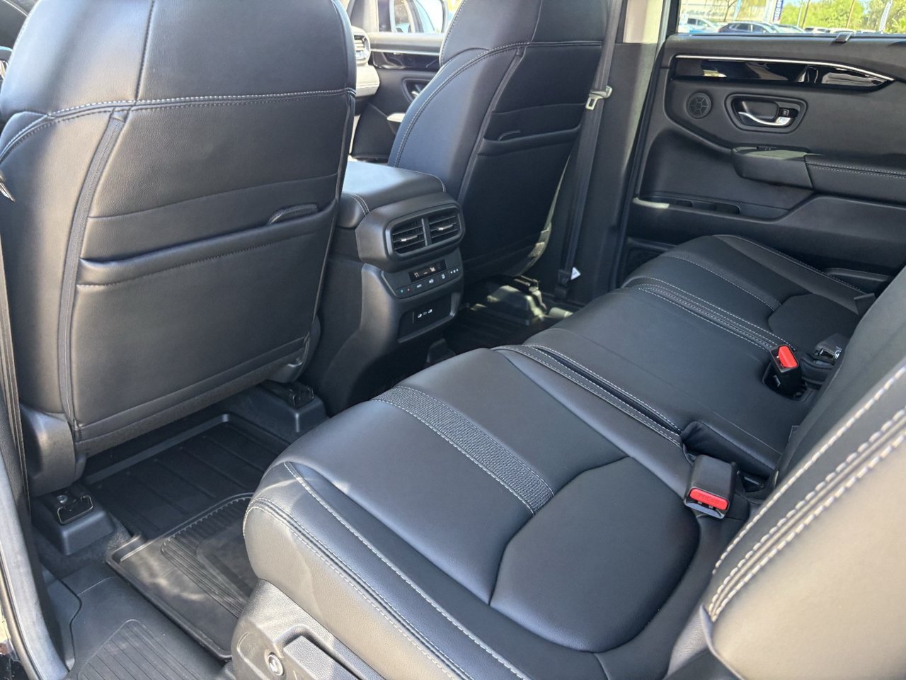 Used 2025 Honda Pilot EX-L image 15