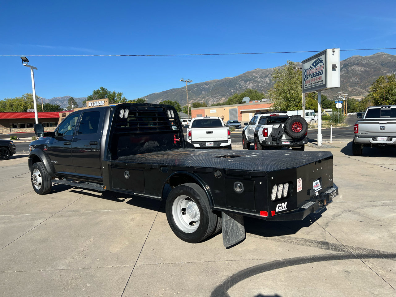 Used 2022 RAM 4500 Tradesman w/ Chrome Appearance Group image 3