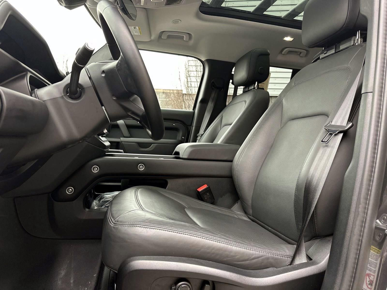 Used 2025 Land Rover Defender 110 S image 12