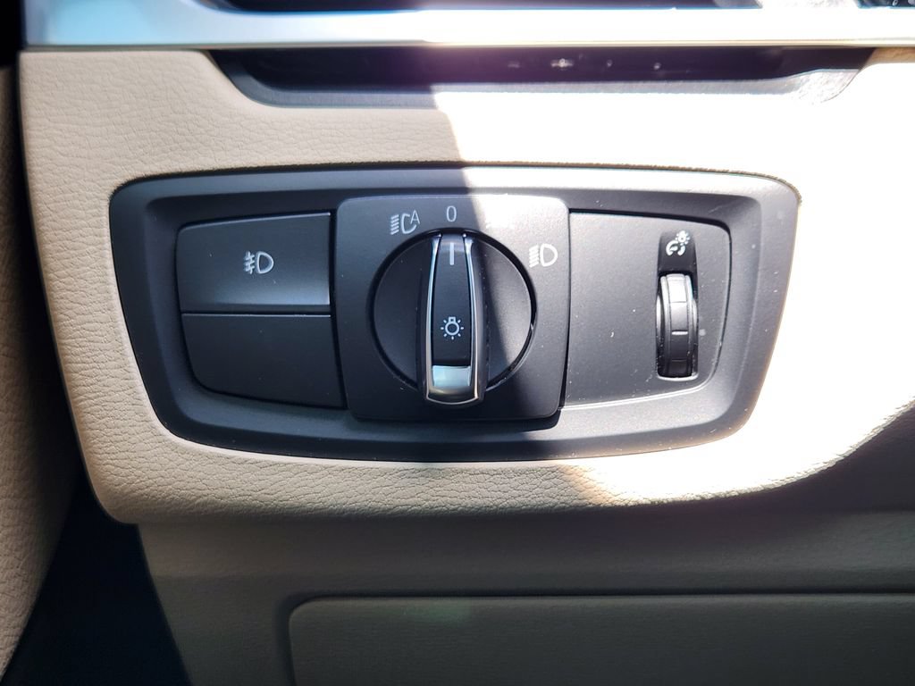 Used 2017 BMW X1 xDrive28i AWD/4WD image 12