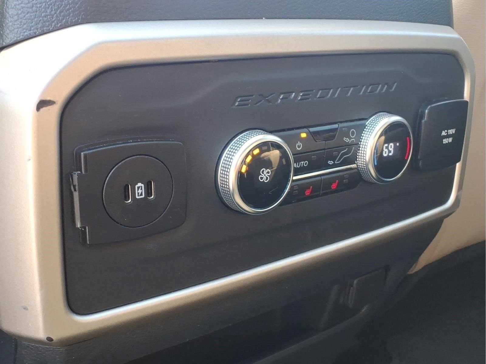 Used 2024 Ford Expedition Limited AWD/4WD image 26