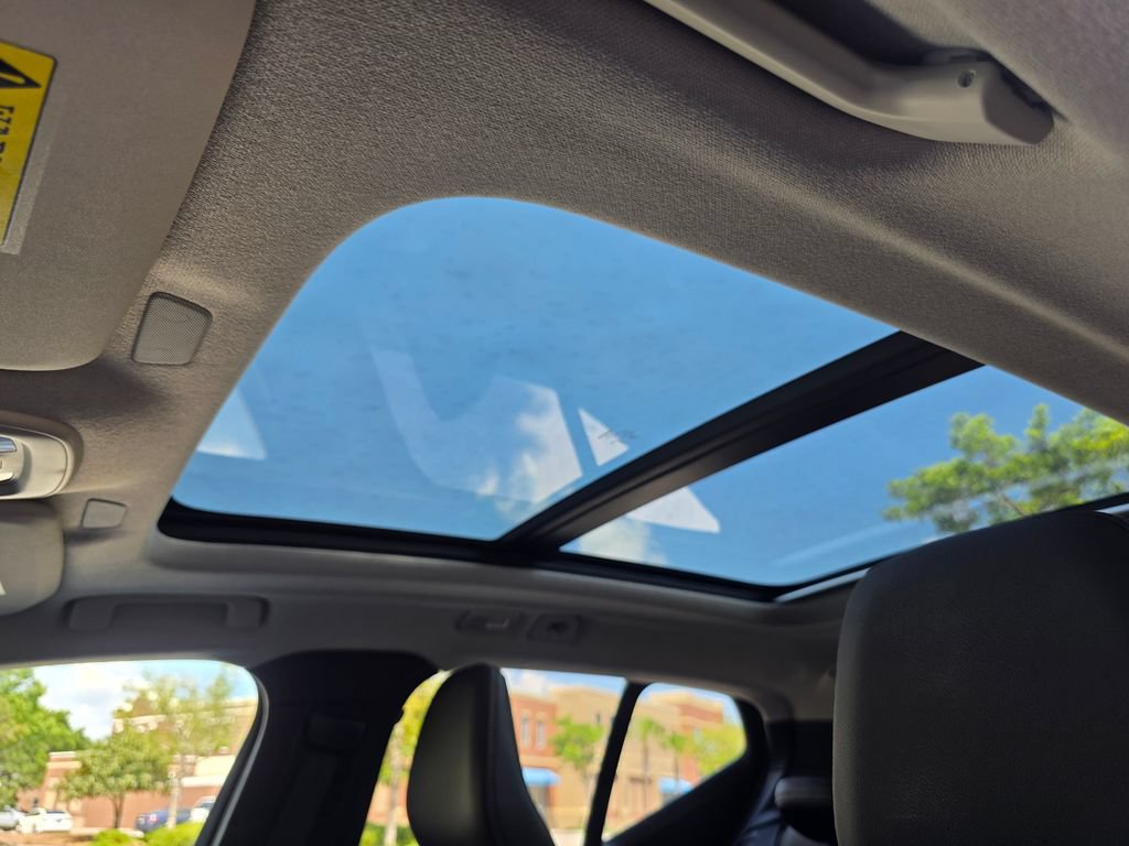 Used 2026 Volvo XC40 B5 Plus AWD/4WD image 14