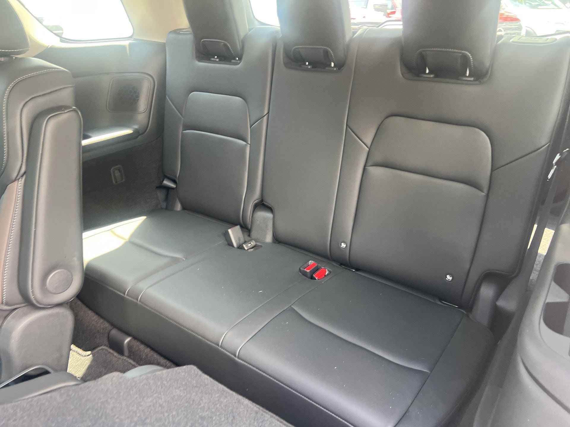 Certified 2025 Nissan Pathfinder Platinum FWD image 22