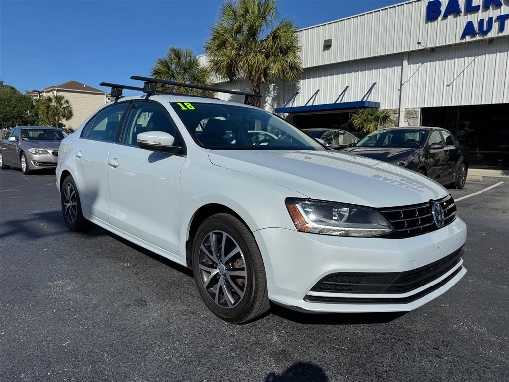 Used 2018 Volkswagen Jetta SE FWD image 2
