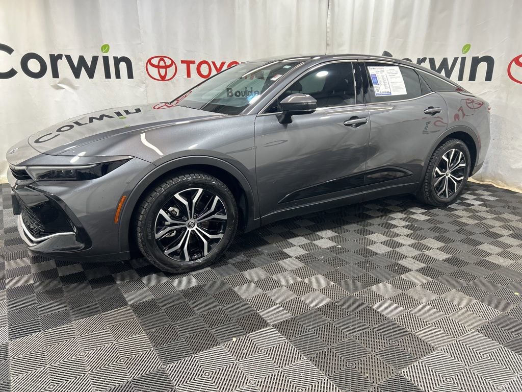 Used 2023 Toyota Crown Limited AWD/4WD image 4