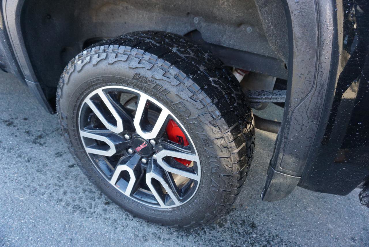 Used 2021 GMC Sierra 1500 AT4 w/ AT4 Premium Package AWD/4WD image 11