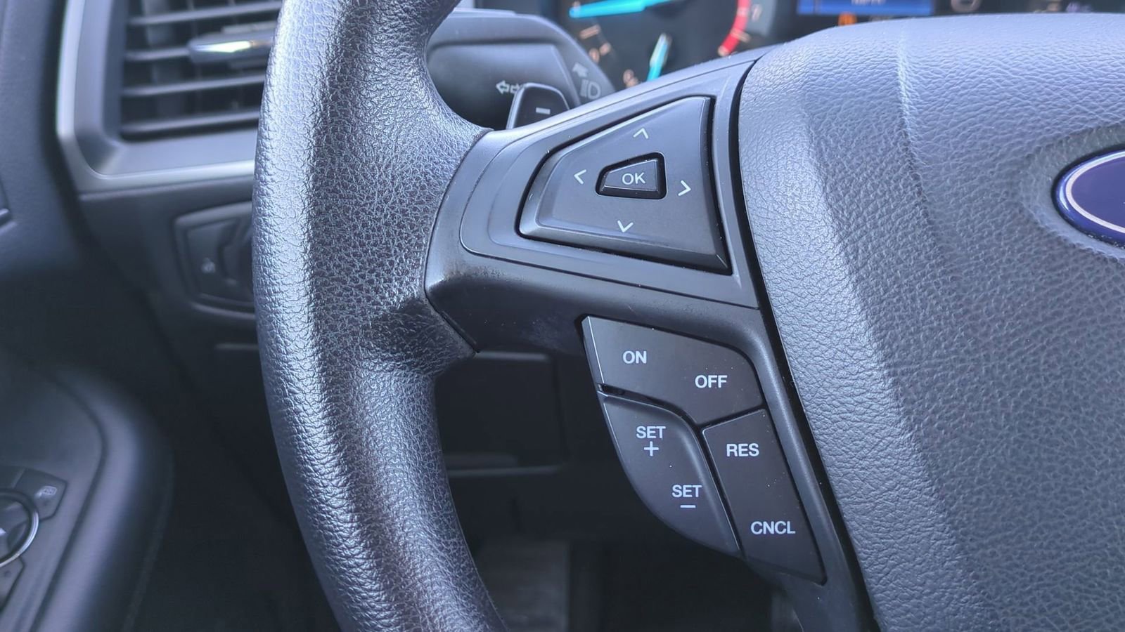 Used 2018 Ford Edge SE image 22