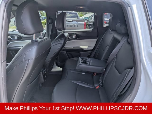 Used 2025 Jeep Compass Limited AWD/4WD image 13