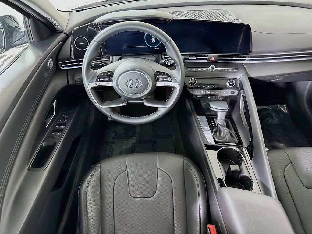 Certified 2023 Hyundai Elantra Limited FWD image 4
