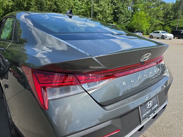 New 2025 Hyundai Elantra Blue image 33