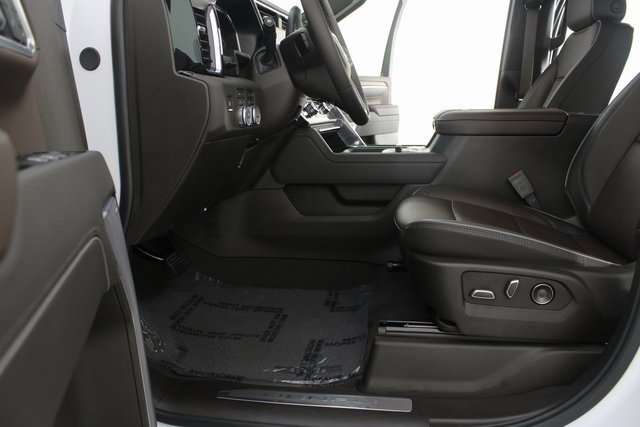 New 2026 GMC Sierra 3500 Denali w/ Denali Reserve Package image 21