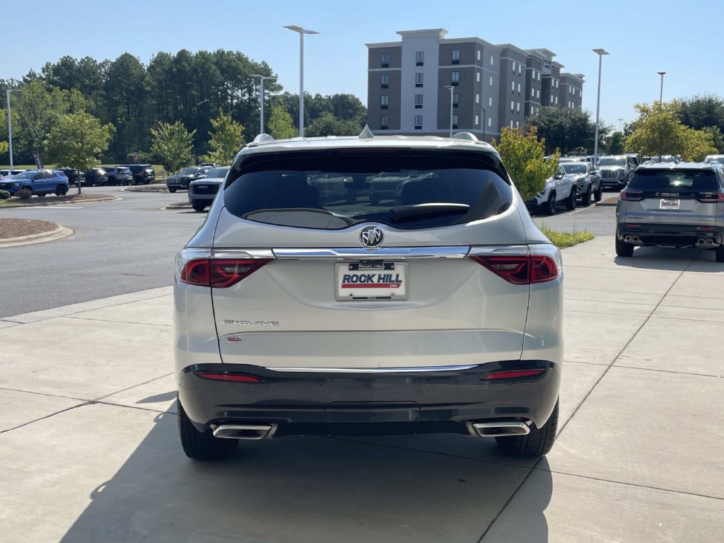 Used 2022 Buick Enclave Premium FWD image 3