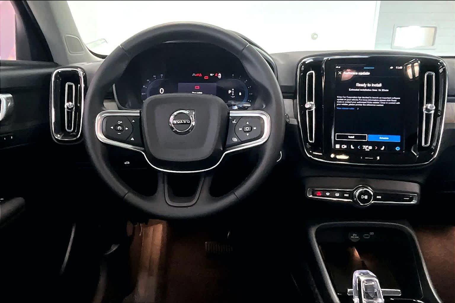 Used 2025 Volvo XC40 B5 Plus AWD/4WD image 12