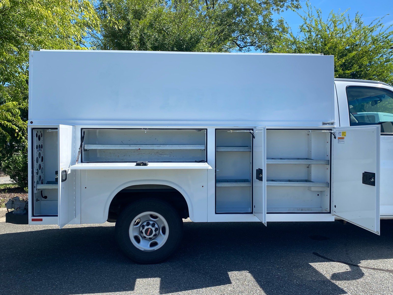 Used 2021 GMC Savana 3500 w/ Power Convenience Package RWD image 4