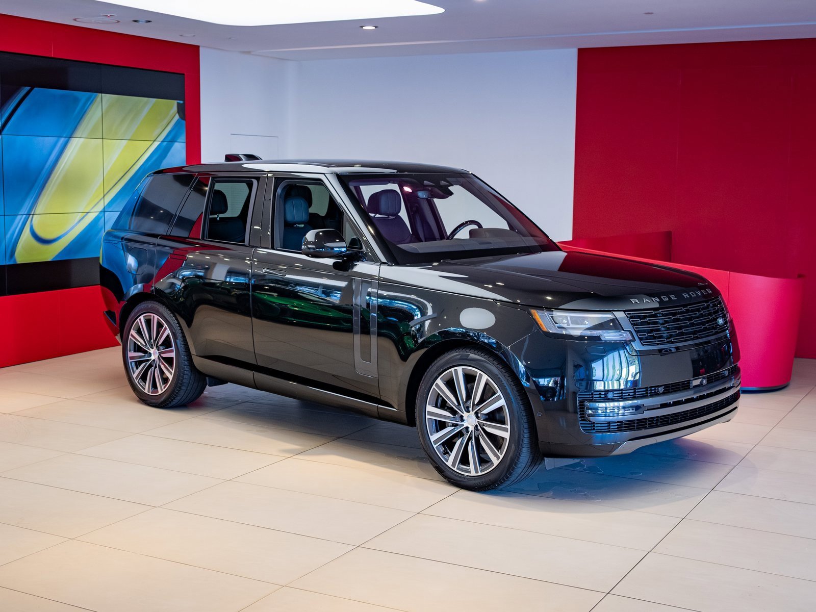 Used 2023 Land Rover Range Rover SE video 1