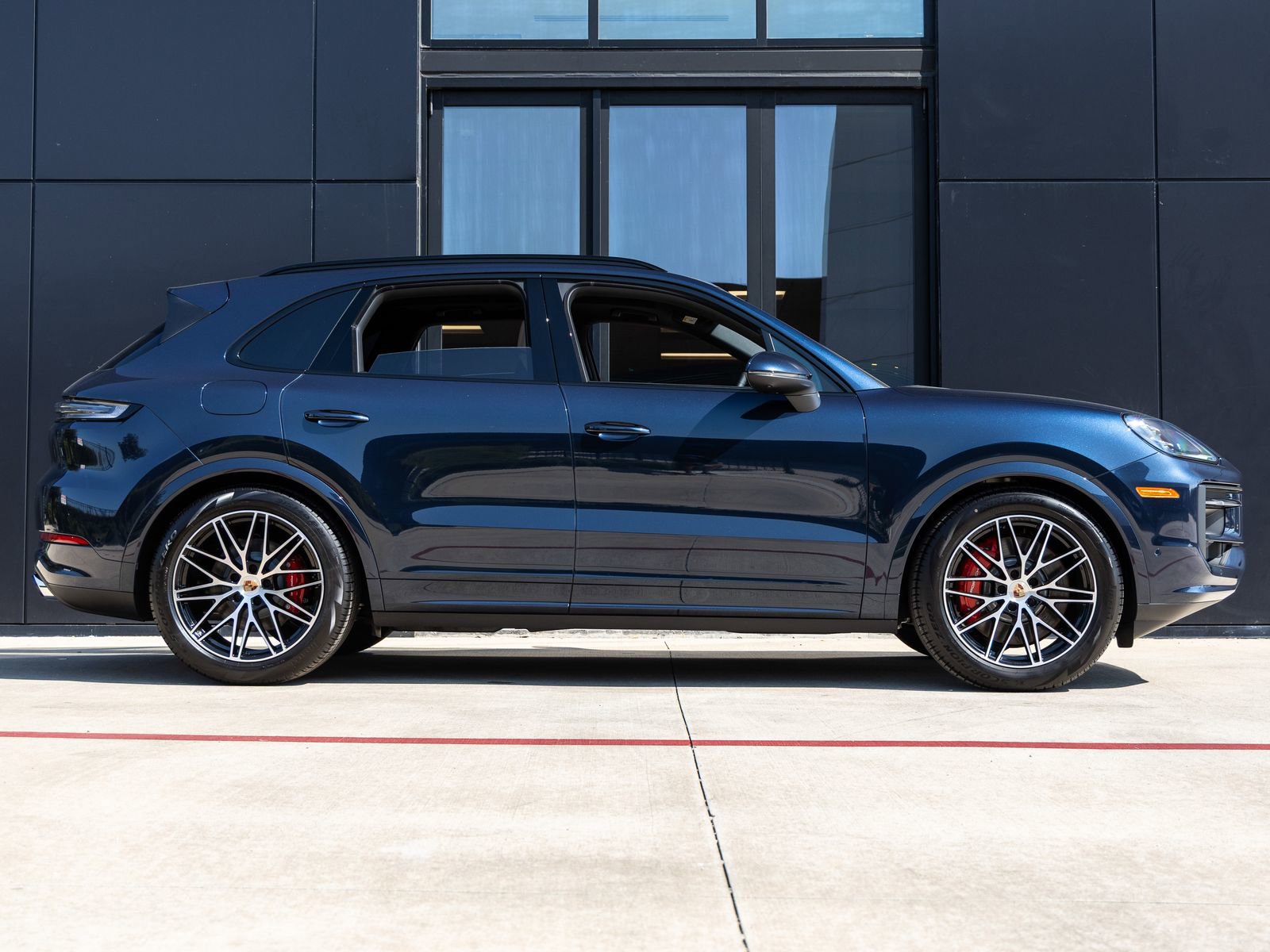 Certified 2025 Porsche Cayenne S AWD/4WD image 12
