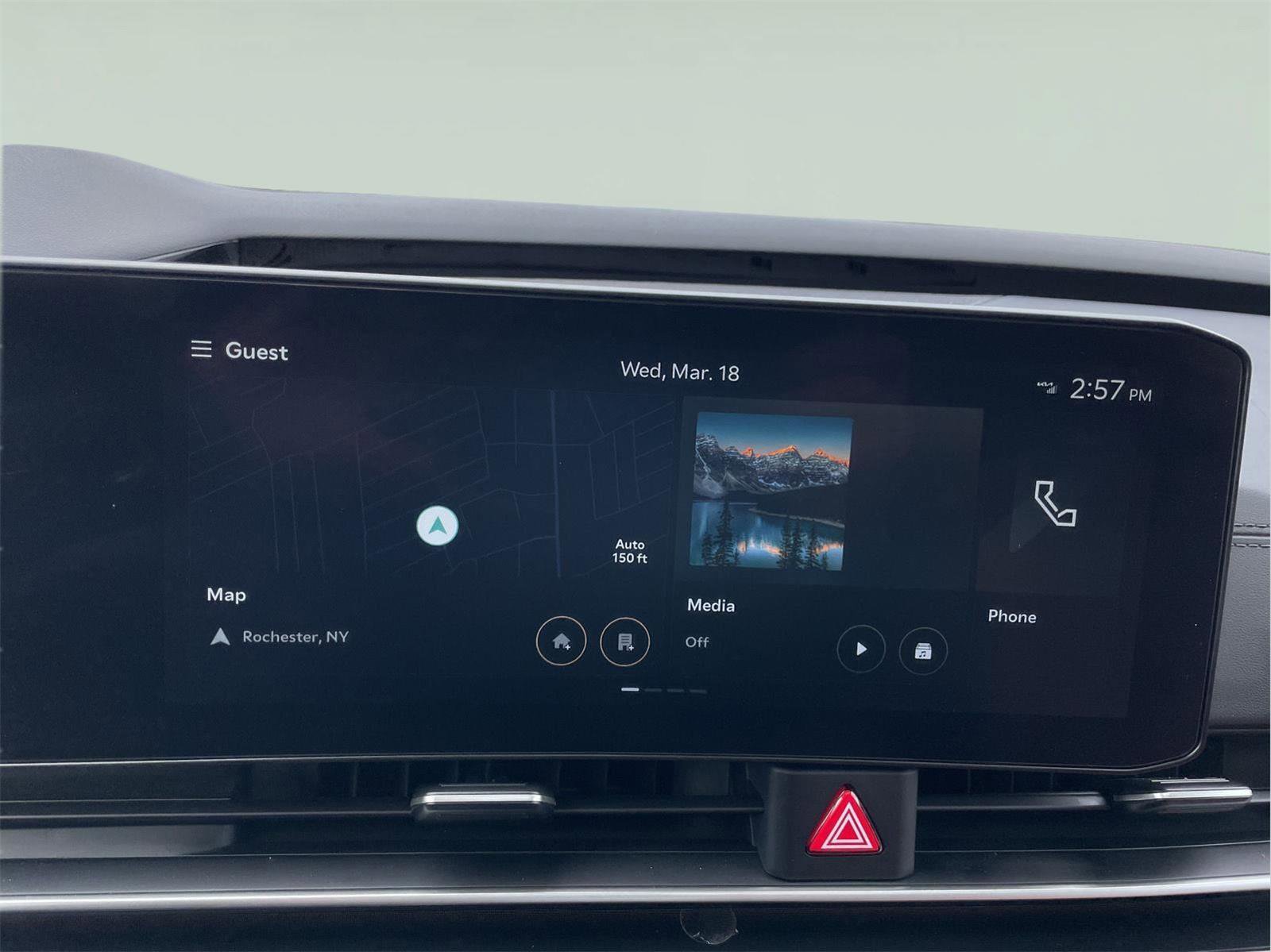 Used 2025 Kia Carnival SX Prestige image 31