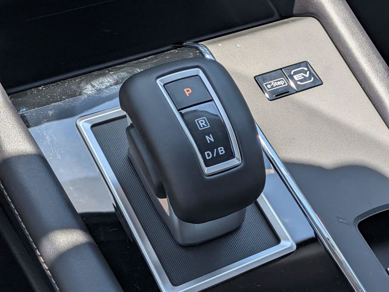 New 2026 Nissan Rogue SL AWD/4WD image 31
