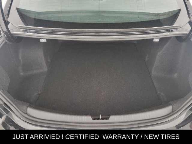 Used 2025 Chevrolet Malibu LT FWD image 16