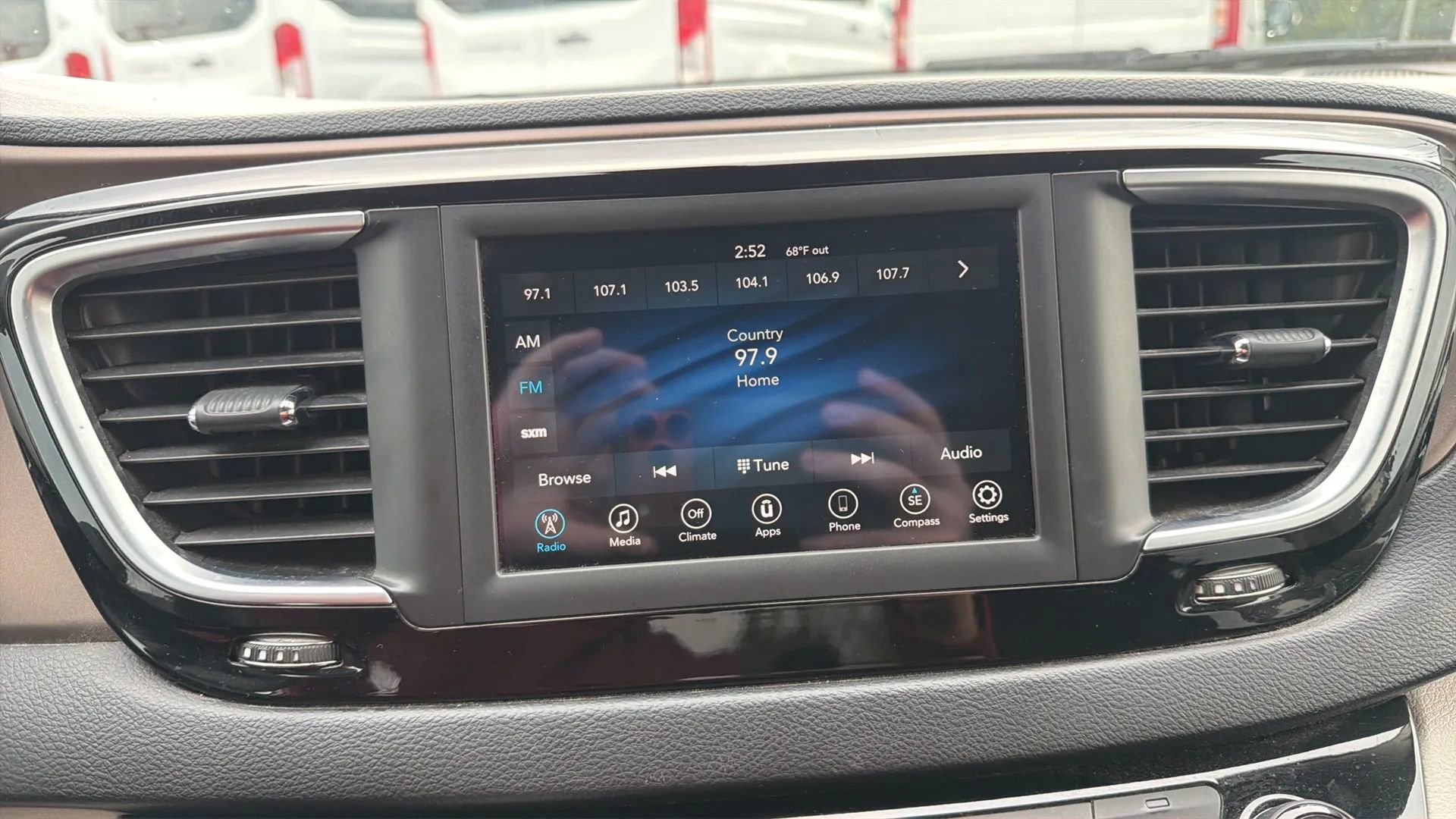 Used 2021 Chrysler Voyager LX image 22