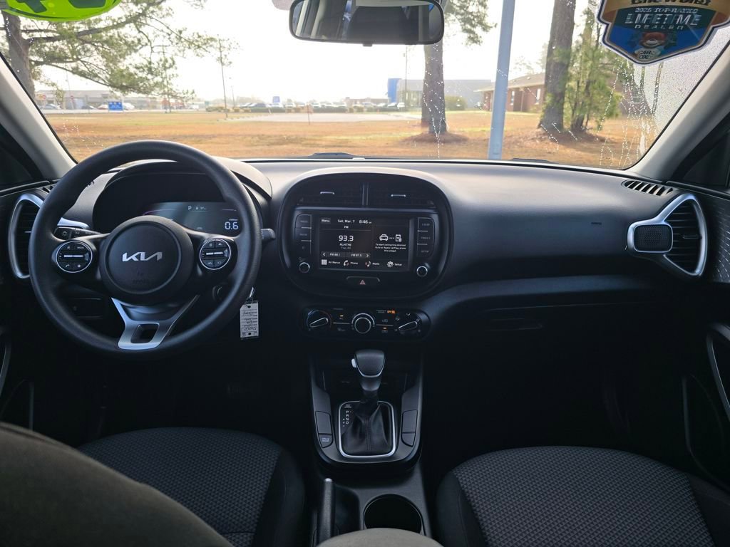 Used 2024 Kia Soul LX w/ Option Group 015 image 12