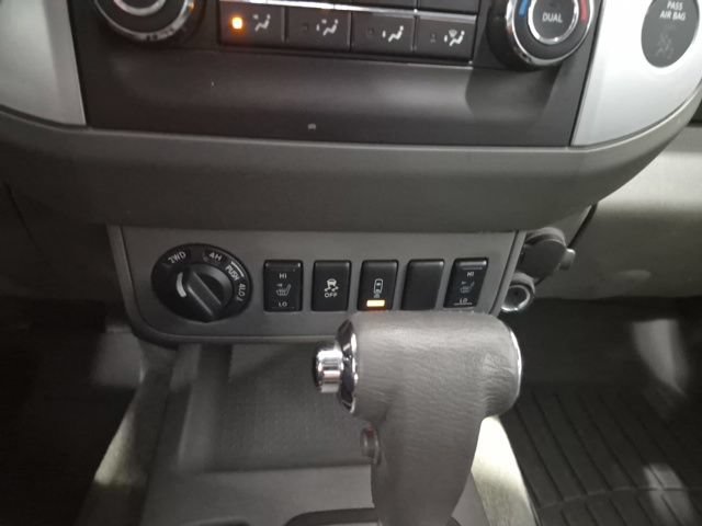 Used 2016 Nissan Frontier SV w/ SV Value Truck Package AWD/4WD image 16