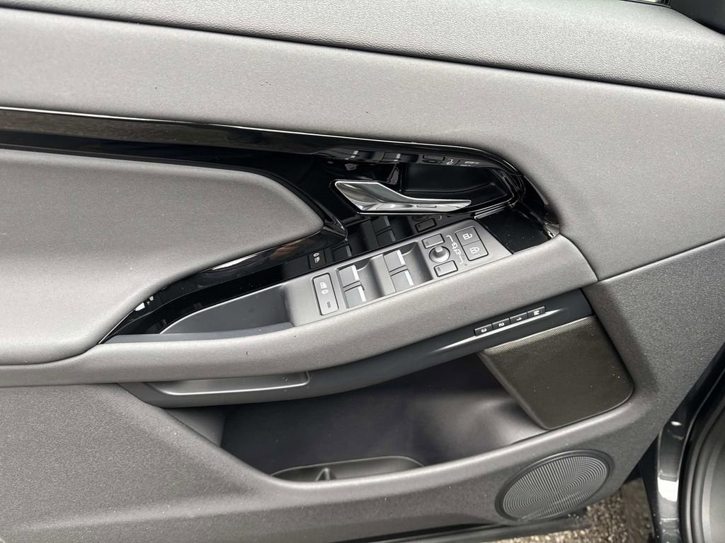 New 2026 Land Rover Range Rover Evoque S image 17