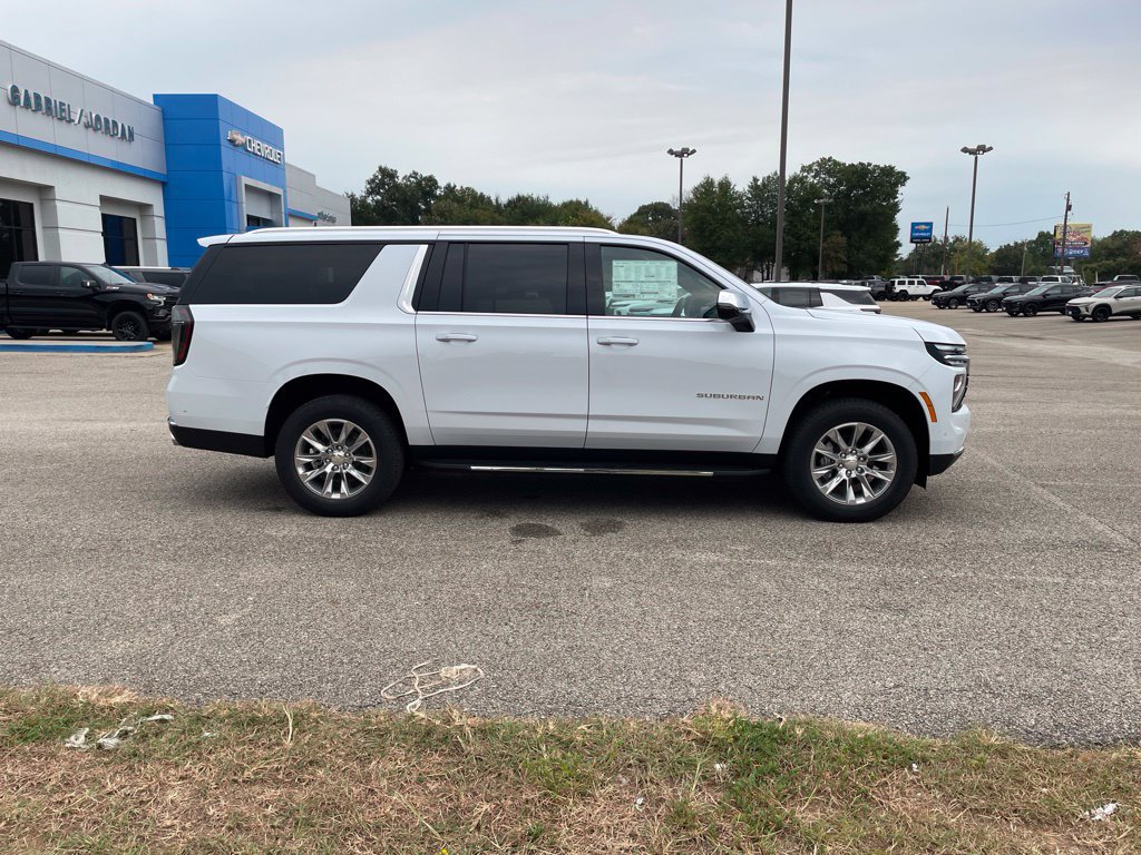 New 2026 Chevrolet Suburban Premier AWD/4WD image 7