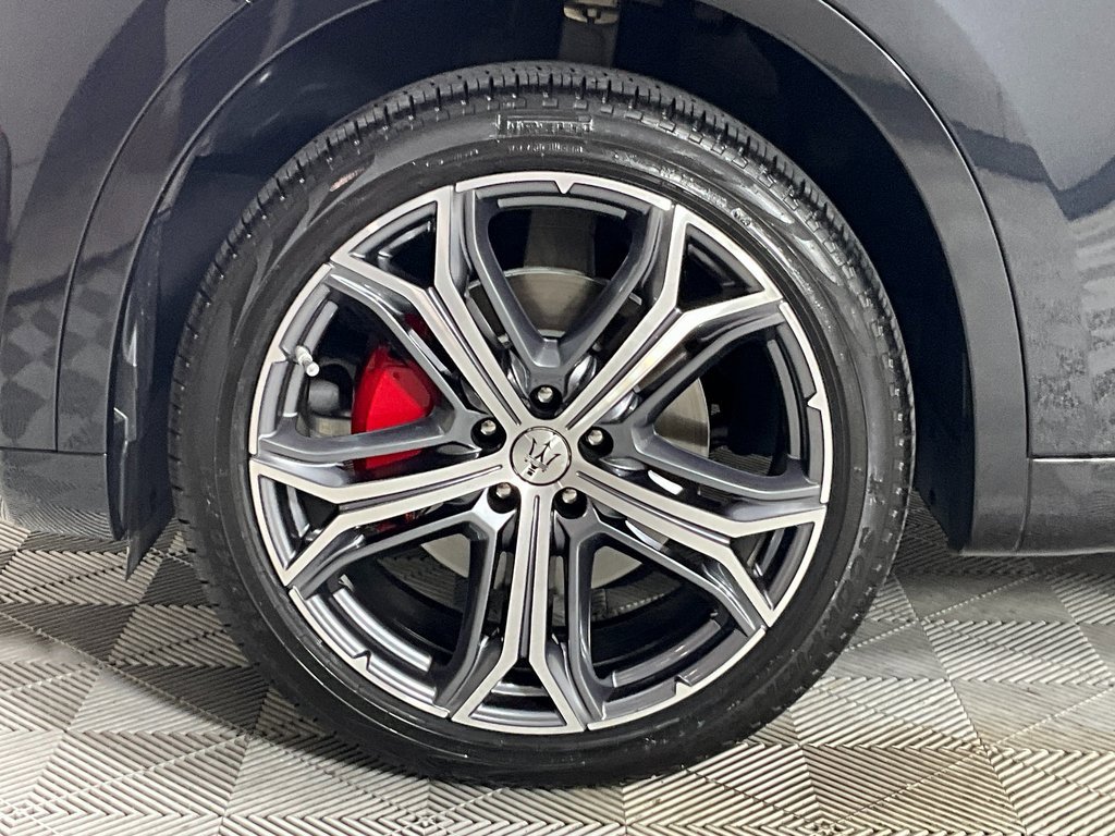 Used 2023 Maserati Levante GT image 29