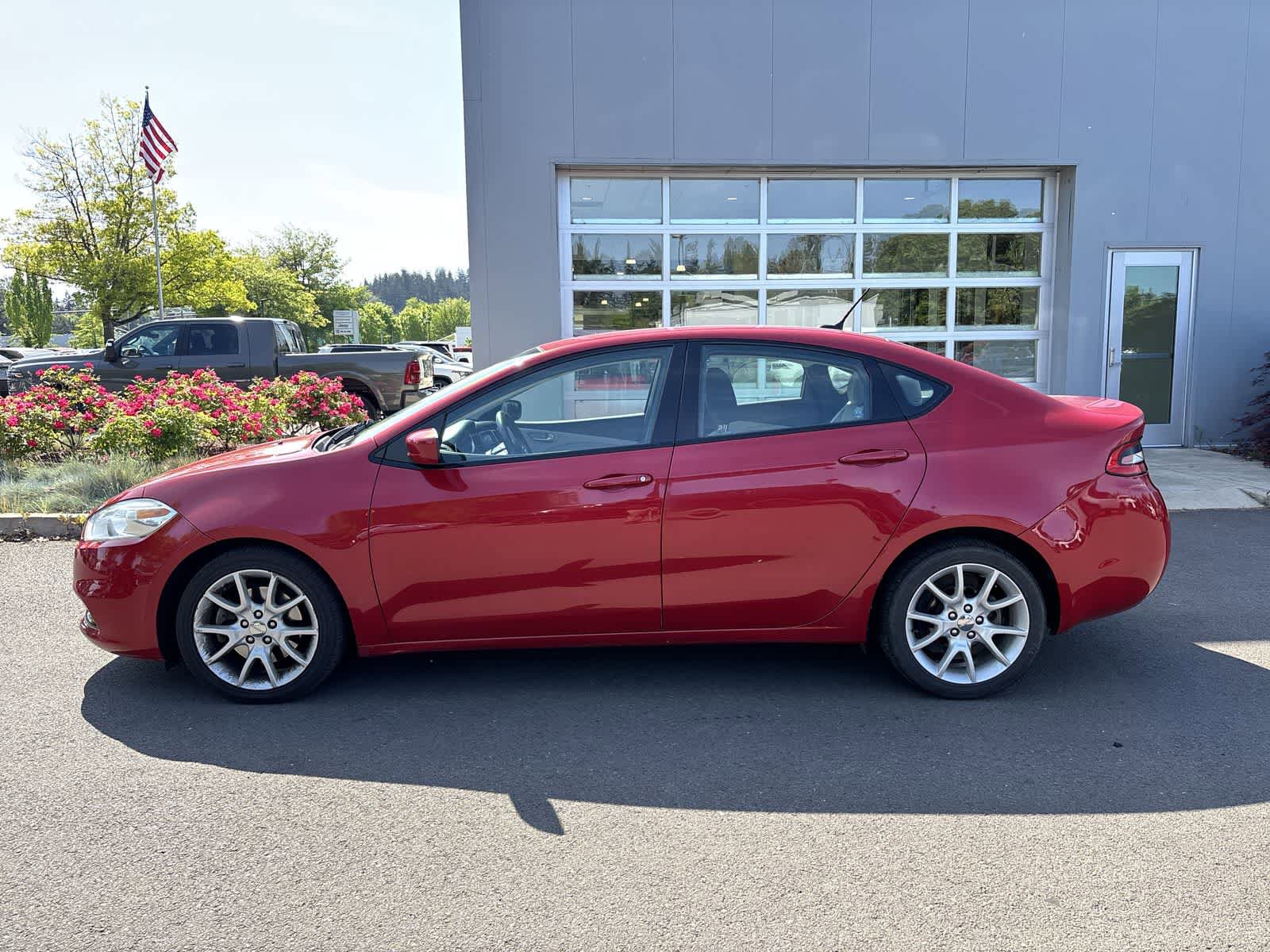 Used 2013 Dodge Dart SXT w/ Popular Equipment Group FWD image 2