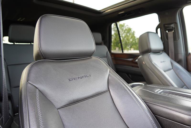 Used 2021 GMC Yukon Denali w/ Denali Premium Package AWD/4WD image 90