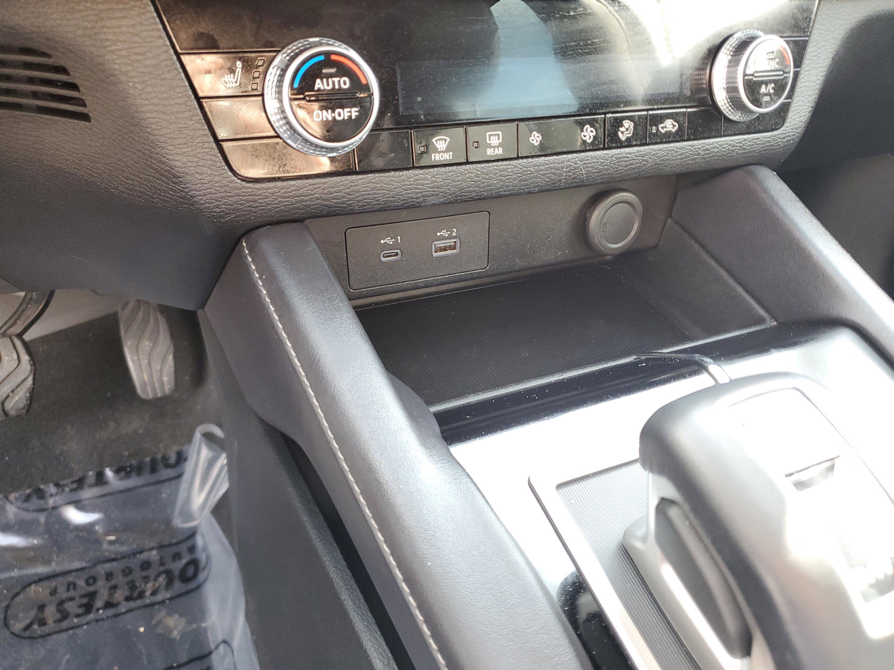 Used 2023 Mitsubishi Outlander SE Black Edition image 21