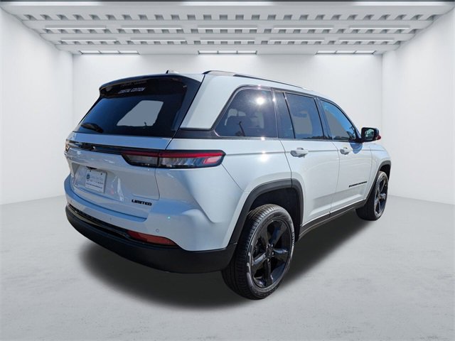 New 2025 Jeep Grand Cherokee Limited w/ Black Appearance Package image 4