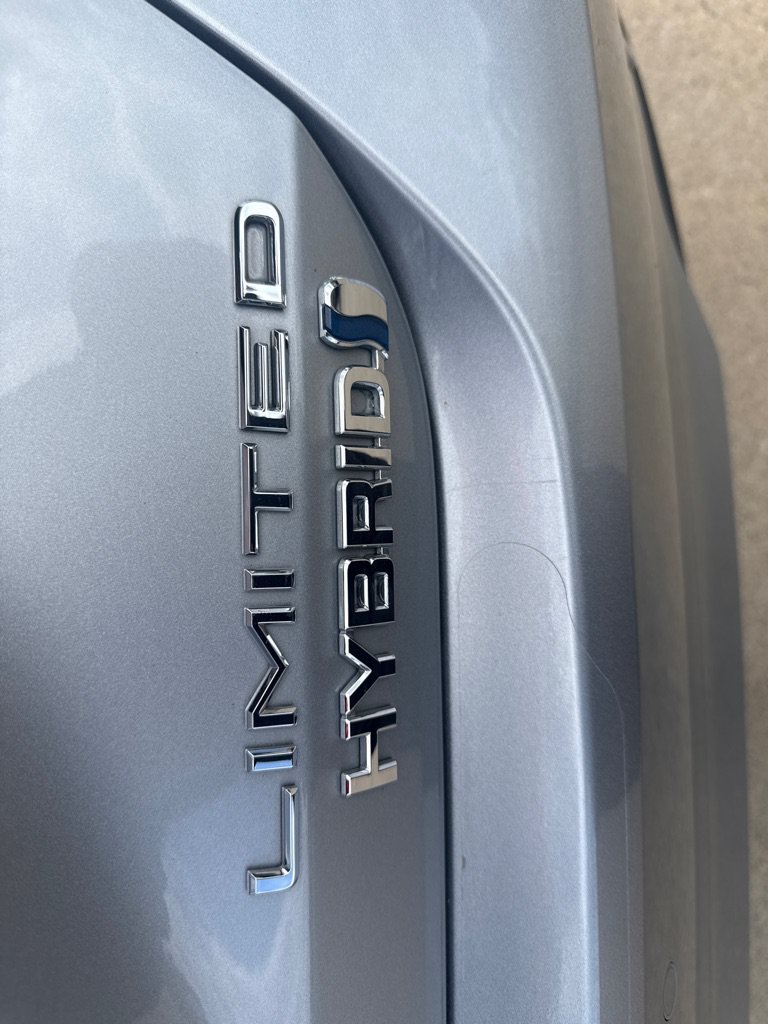 Used 2021 Toyota Avalon Limited w/ Advanced Safety Package FWD image 13