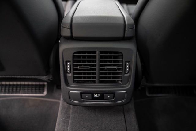 Used 2022 Audi e-tron GT Premium Plus AWD/4WD image 47