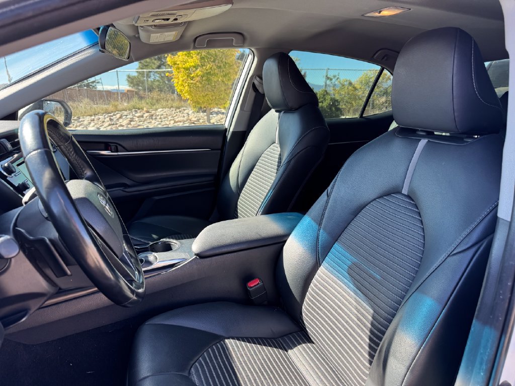 Used 2019 Toyota Camry SE FWD image 8