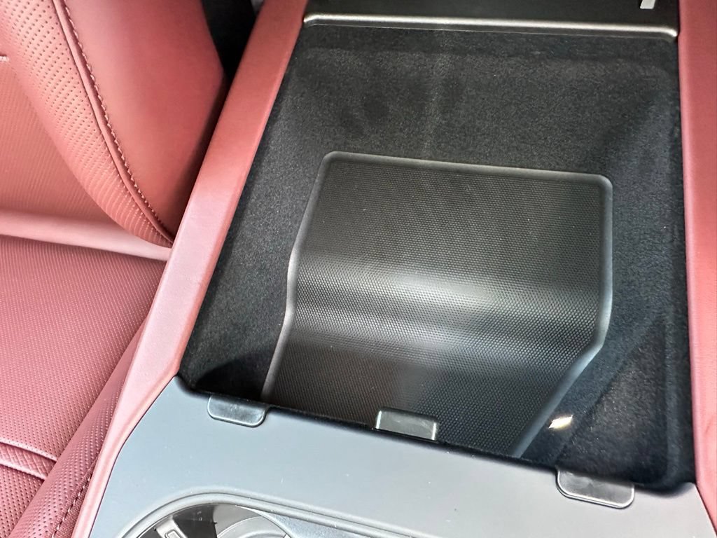 Certified 2025 Porsche Cayenne Turbo AWD/4WD image 31
