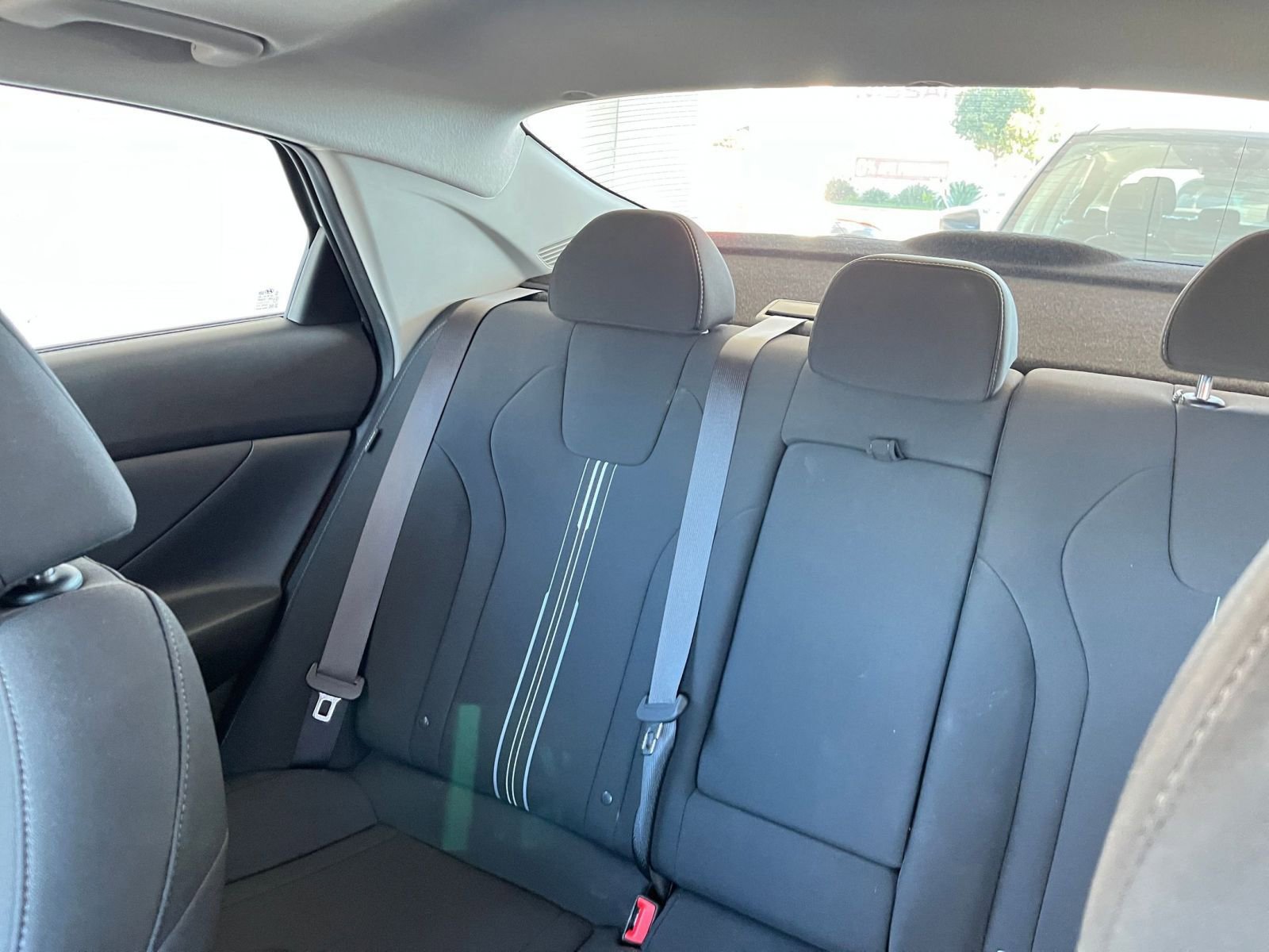 Used 2025 Hyundai Elantra SEL image 40