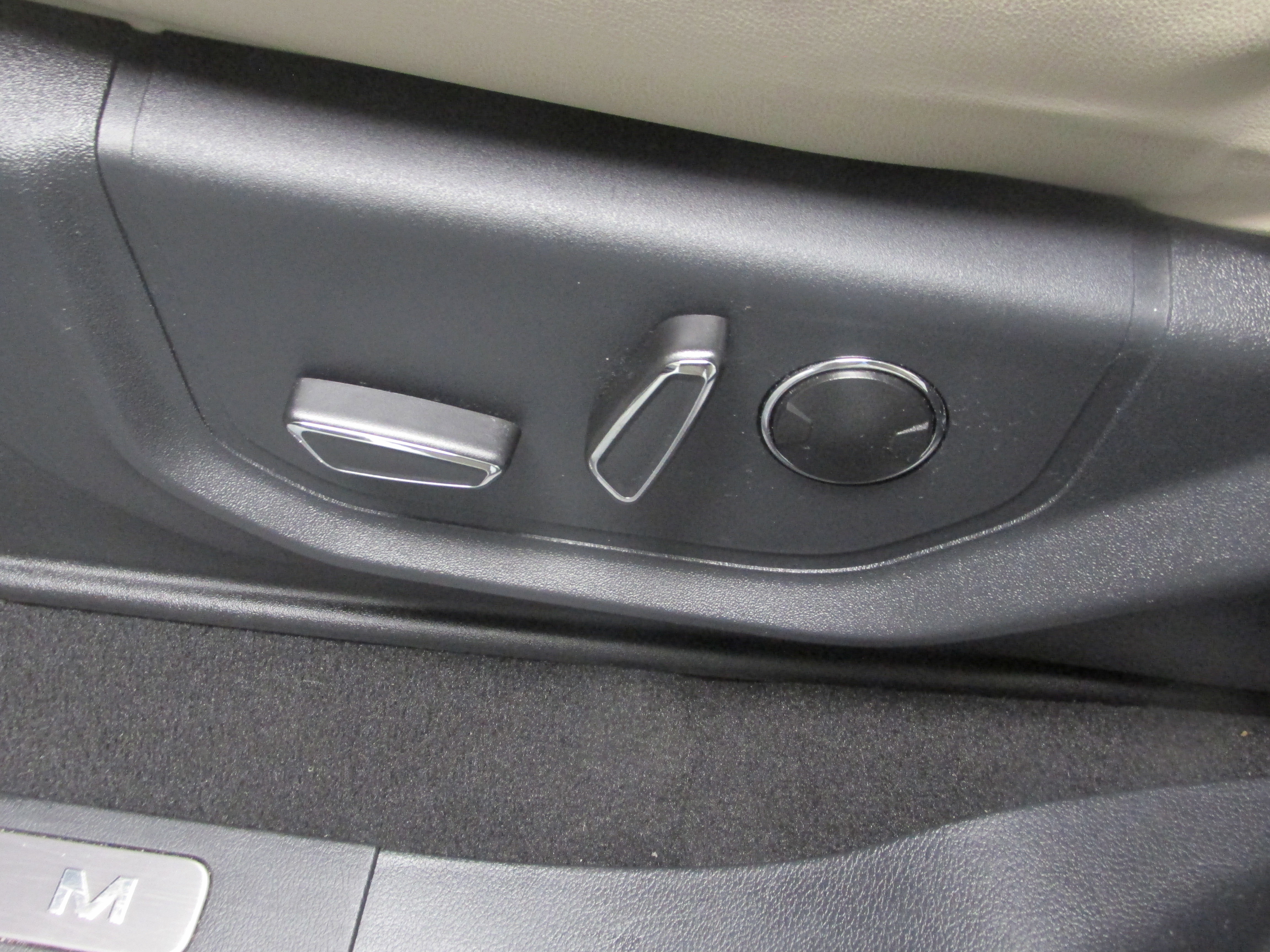 Used 2023 Ford Expedition Platinum image 32