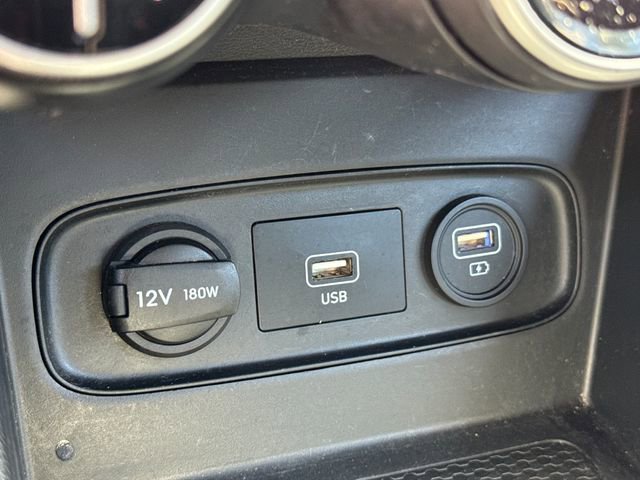 Used 2020 Hyundai Venue SEL image 28