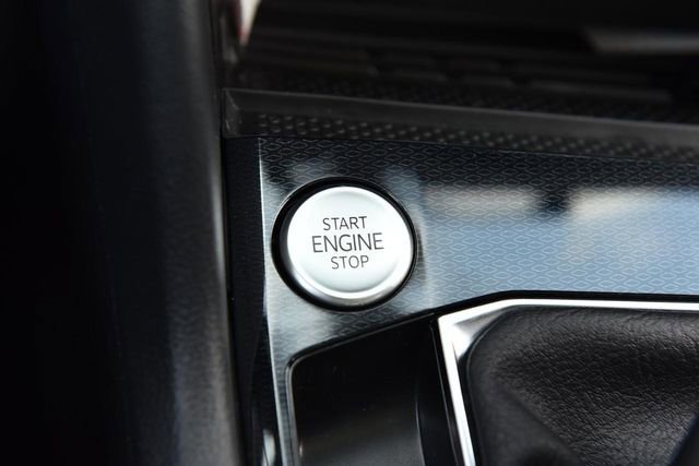 New 2025 Volkswagen Taos SEL image 16