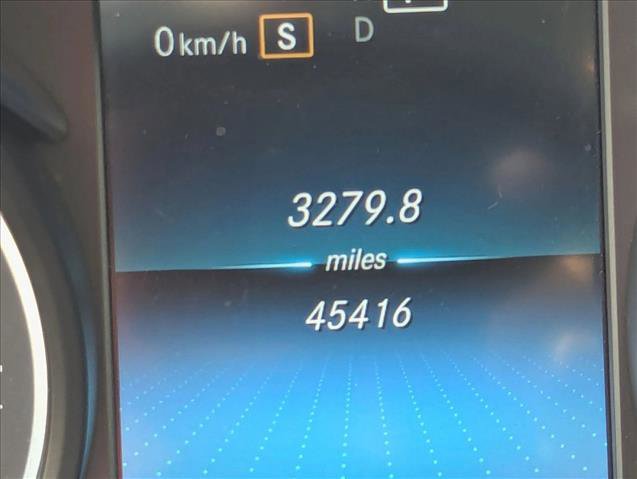 Used 2019 Mercedes-Benz C 300 4MATIC Sedan image 4