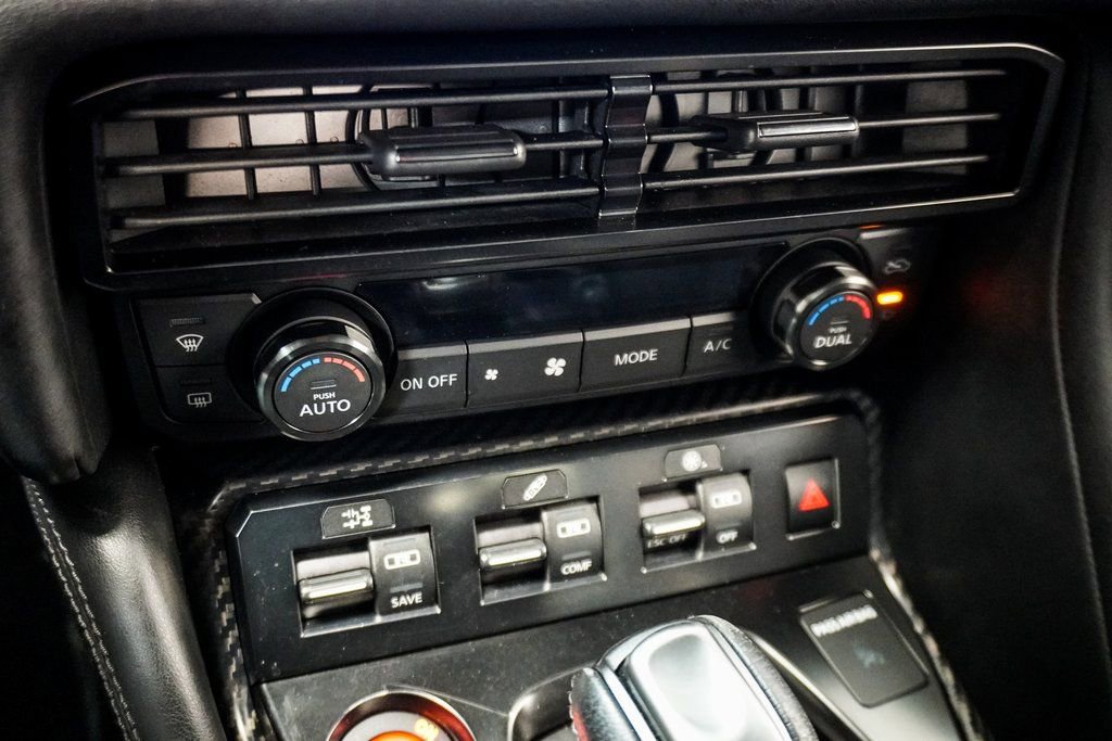 Used 2017 Nissan GT-R Premium AWD/4WD image 36